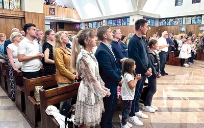 – Ciągle można o parafii św. Jana powiedzieć, że jest to młoda parafia. Młoda liczbą lat, ale oby była także młoda duchem, otwarta – życzył metropolita warszawski.