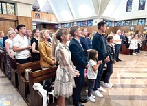 – Ciągle można o parafii św. Jana powiedzieć, że jest to młoda parafia. Młoda liczbą lat, ale oby była także młoda duchem, otwarta – życzył metropolita warszawski.