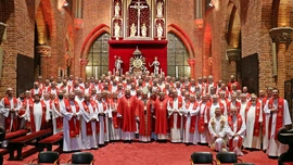 Kapelani Straży Pożarnej z całej Polski modlą się na rekolekcjach we Wrocławiu