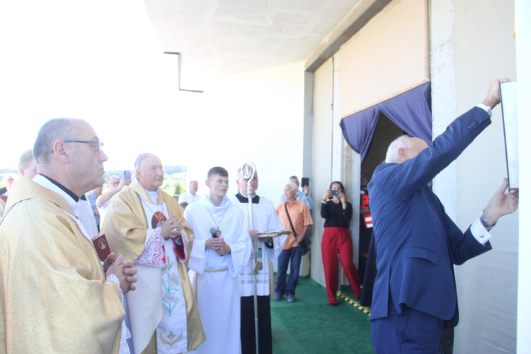 Wmurowanie kamienia węgielnego w Czarnym Potoku