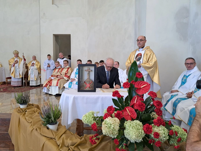 Wmurowanie kamienia węgielnego w Czarnym Potoku