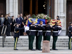 Dziś miał miejsce pierwszy w czasach nowożytnych katolicki pogrzeb członka brytyjskiej monarchii