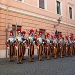 Gwardia Szwajcarska przygotowuje się do przysięgi nowych rekrutów