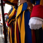 Gwardia Szwajcarska przygotowuje się do przysięgi nowych rekrutów