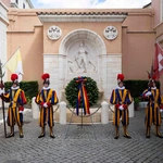 Gwardia Szwajcarska przygotowuje się do przysięgi nowych rekrutów