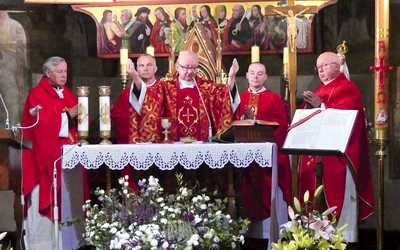 Od lewej księża: Zygmunt Siemianowski, Sławomir Kołata, Marcin Aleksy, Patryk Zaręba i Józef Oleszko.