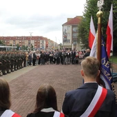 Zaczyna się od zbrodni popełnionej językiem