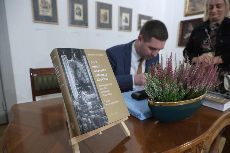 Promocja książki dr Jakuba Bulzaka
