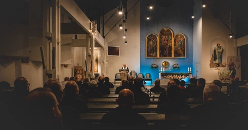 Zawsze pozostają kolana