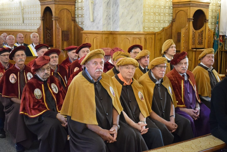 Mężczyźni u św. Józefa