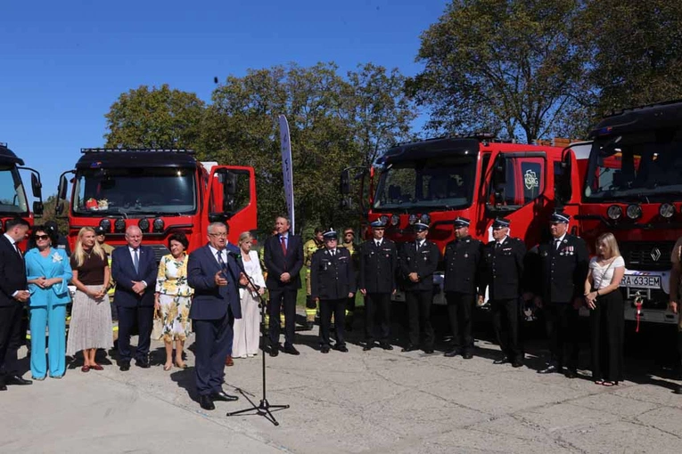 Małopolscy strażacy otrzymali nowe wozy
