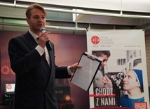 Solidarność i modlitwa o pokój. Niecodzienne spotkania na Dworcu Głównym PKP we Wrocławiu