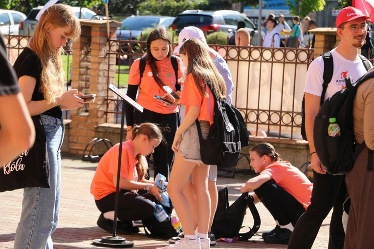 Pielgrzymka młodzieży do Przasnysza i Rostkowa 2025