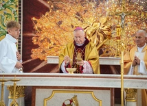 Bp Andrzej Jeż dedykował Bogu na własność kościół w Pogórskiej Woli