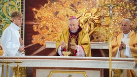 Bp Andrzej Jeż dedykował Bogu na własność kościół w Pogórskiej Woli