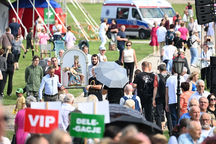 Główne uroczystości w Skrzatuszu