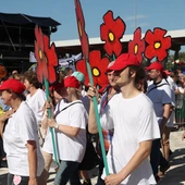 Barwna parada zgromadziła ok. 3 tysięcy uczestników i kilkadziesiąt tysięcy obserwatorów.