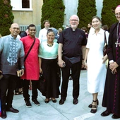 Abp Adrian Galbas: Migrantom się to po prostu należy
