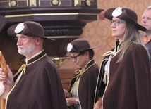 Za muszelką marsz!