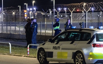 Policja przy lotnisku w Kopenhadze, 22 września, wieczór