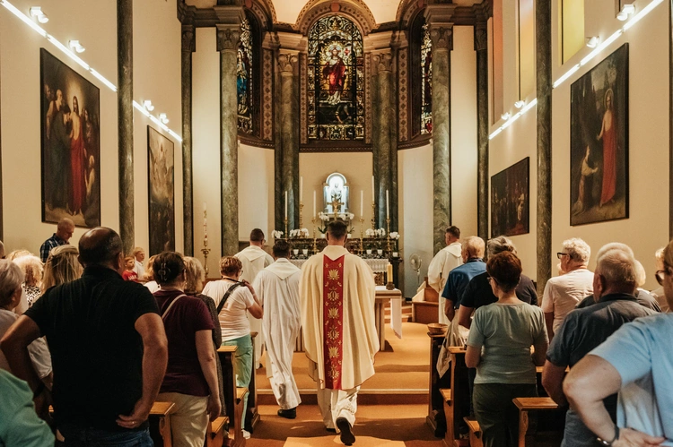 Msza św. u zmartwychwstańców