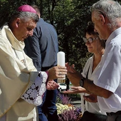 Nowe pary rejonowe Domowego Kościoła przyjęły błogosławieństwo do posługi.