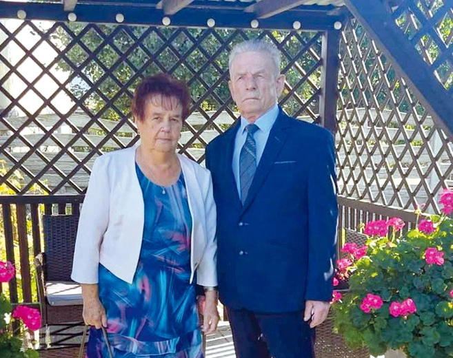 Małżonkowie  żyją wiarą i starają się być codziennie  na Mszy św. 