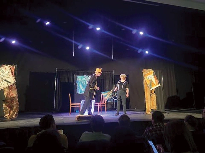  Tworzą sztukę, która porusza setki widzów w całej Polsce.