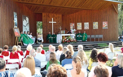W modlitwie polecano Bogu kardynała i wszystkich pracujących na misjach.