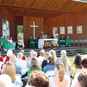 W modlitwie polecano Bogu kardynała i wszystkich pracujących na misjach.