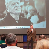 Wiesław Pietrzak zaprezentował swój wiersz „Droga”, nawiązujący do doświadczenia bezdomności.