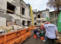 Dzięki Fundacji Leny Grochowskiej oraz Habitat for Humanity Poland wkrótce będą mogli tu zamieszkać potrzebujący pomocy.