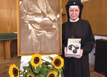 Na koniec sesji o pracy nad swoją publikacją „Zgromadzenie Sióstr Matki Bożej Loretańskiej w latach 1945–1989” opowiedziała s. Klara.