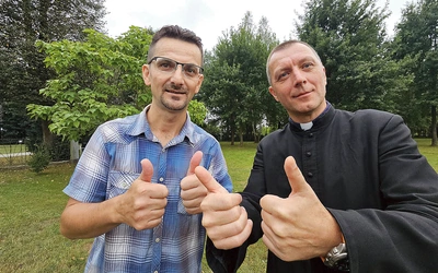 Andrzej Ziomek i ks. Adam Bezak.