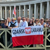 Pielgrzymi z archidiecezji na Placu św. Piotra: oczekiwanie na spotkanie z papieżem