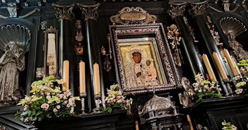 Maturzyści zawierzą się Matce Bożej