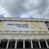 Dziedziniec i aula odnowione