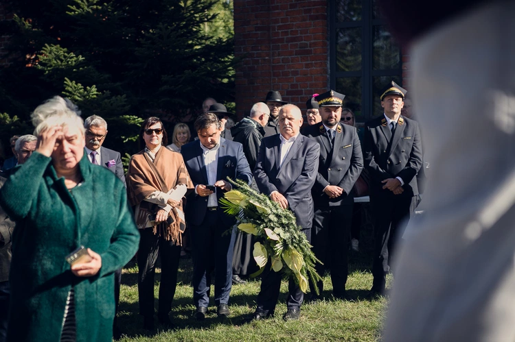 Odsłonięcie i poświęcenie pomnika W. Reymonta w Lipcach Reymontowskich