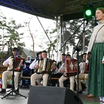 Między lasami