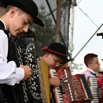 Między lasami