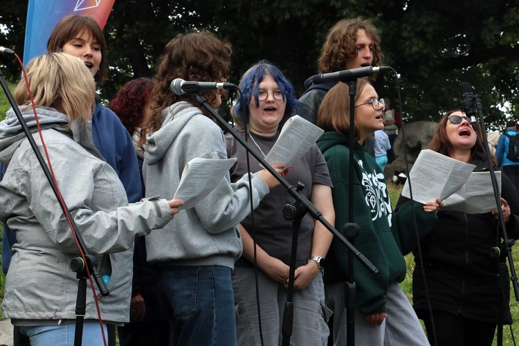 Spotkanie Młodych na Ślęży 2025 "Z nadzieją ku górze"