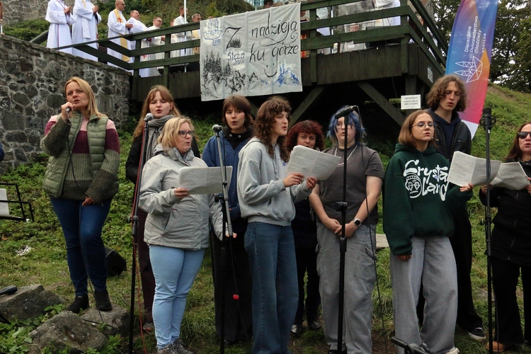 Spotkanie Młodych na Ślęży 2025 "Z nadzieją ku górze"