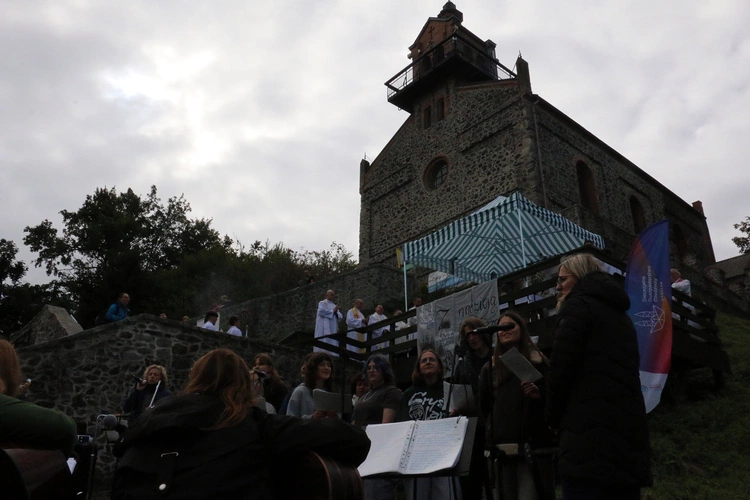 Spotkanie Młodych na Ślęży 2025 "Z nadzieją ku górze"