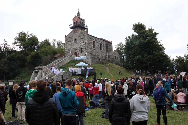 Spotkanie Młodych na Ślęży 2025 "Z nadzieją ku górze"