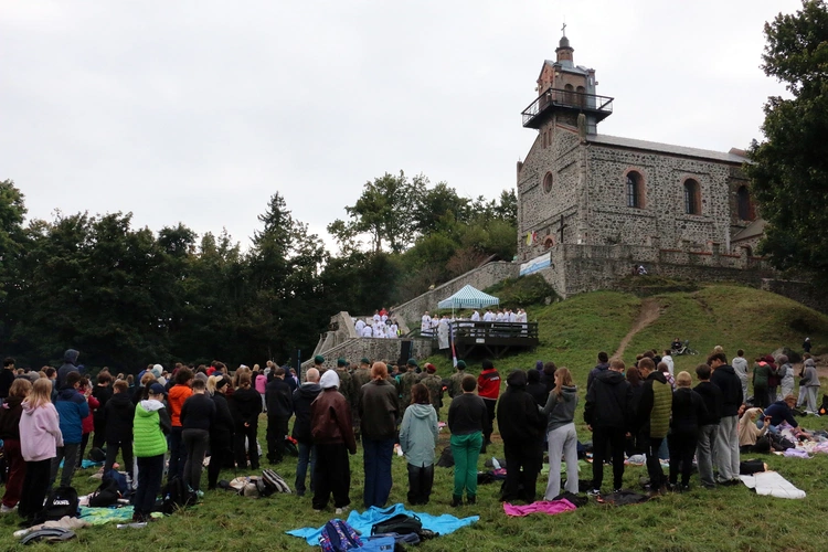 Spotkanie Młodych na Ślęży 2025 "Z nadzieją ku górze"