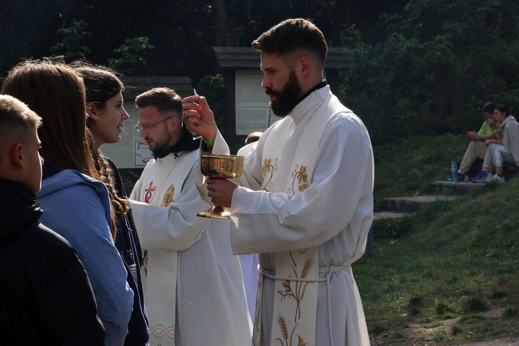 Spotkanie Młodych na Ślęży 2025 "Z nadzieją ku górze"