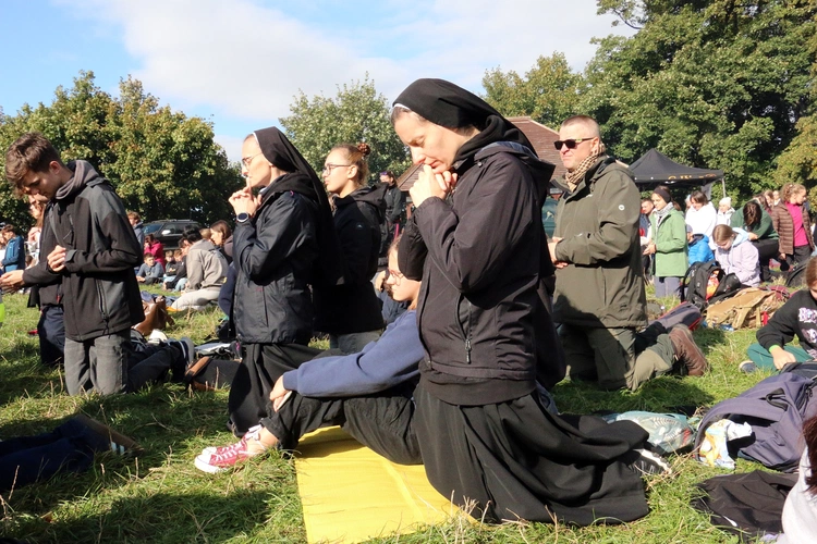 Spotkanie Młodych na Ślęży 2025 "Z nadzieją ku górze"