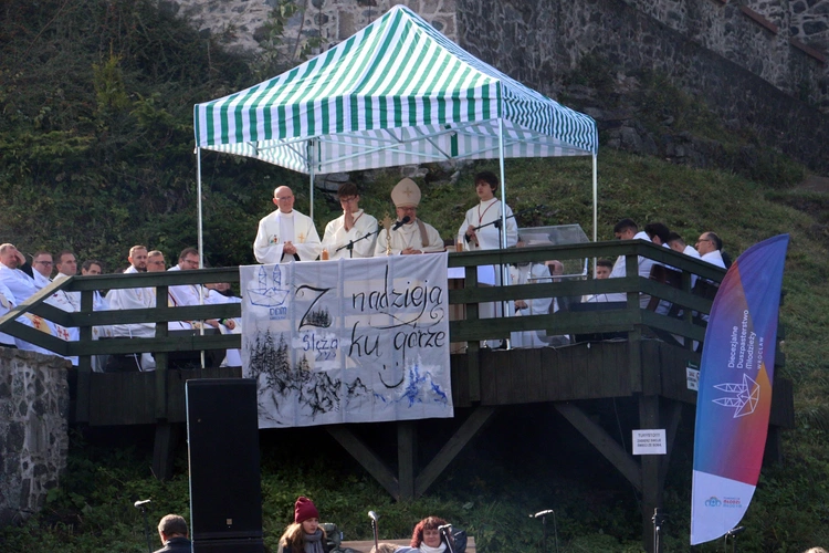 Spotkanie Młodych na Ślęży 2025 "Z nadzieją ku górze"