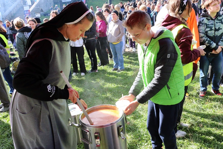 Spotkanie Młodych na Ślęży 2025 "Z nadzieją ku górze"