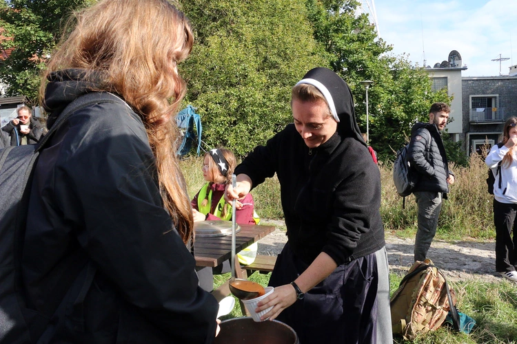 Spotkanie Młodych na Ślęży 2025 "Z nadzieją ku górze"